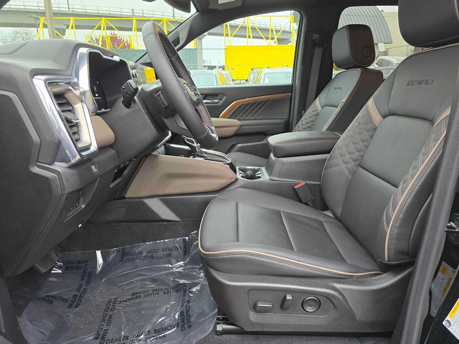 Used 2025 GMC Canyon Denali w/ LPO, Denali Black Edition AWD/4WD image 19