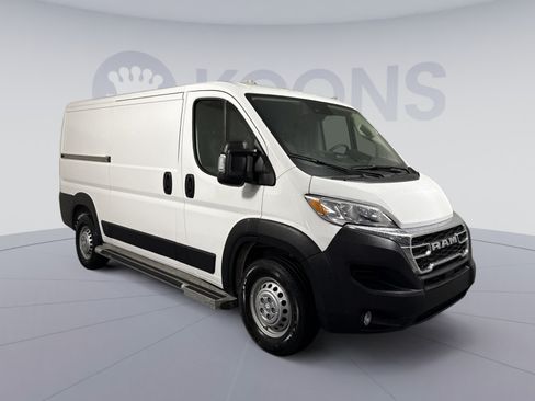 Used 2025 RAM ProMaster 2500 w/ U-Haul Equipment Group FWD image 10