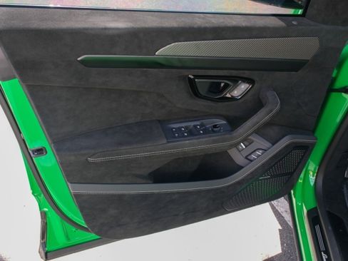 Used 2023 Lamborghini Urus Performante image 12