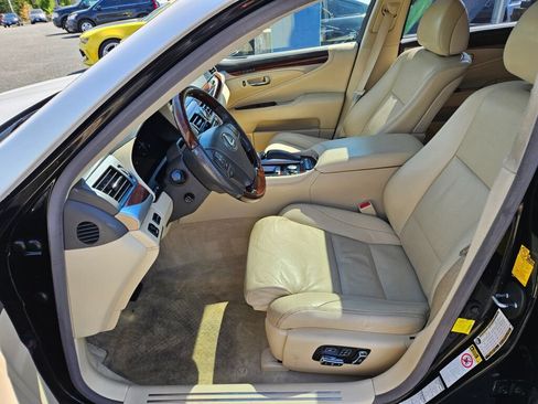 Used 2013 Lexus LS 600h L w/ Executive-Class Seating Pkg AWD/4WD image 12