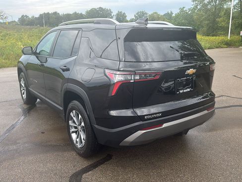 Used 2025 Chevrolet Equinox LT w/ Convenience Package II FWD image 3