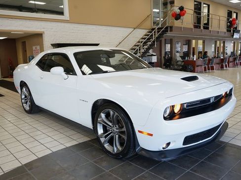 Used 2020 Dodge Challenger R/T image 17