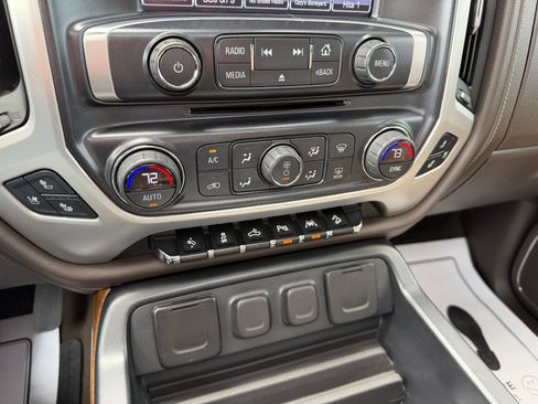 Used 2018 GMC Sierra 1500 SLT AWD/4WD image 17