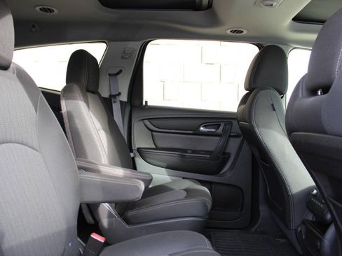 Used 2015 Chevrolet Traverse LT image 15