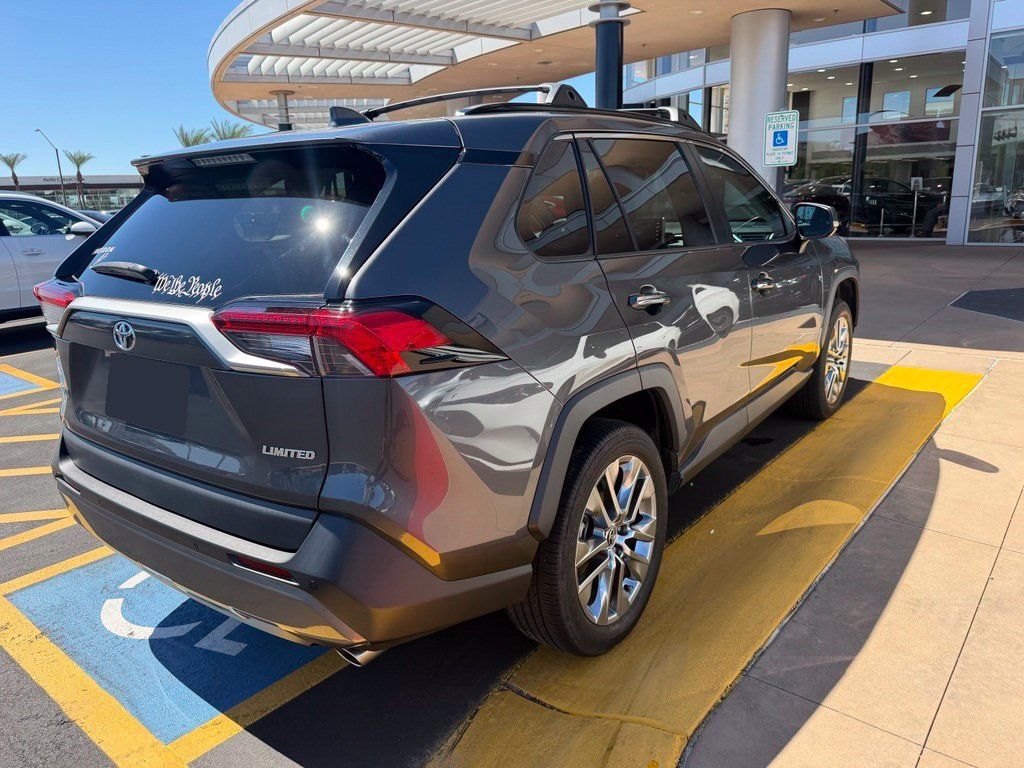 Used 2021 Toyota RAV4 Limited FWD image 4