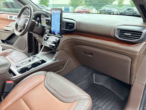 Used 2022 Ford Explorer King Ranch w/ Premium Technology Package AWD/4WD image 54