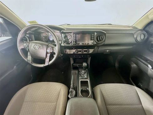 Used 2022 Toyota Tacoma SR image 10