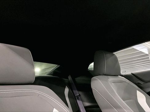 Used 2017 Chevrolet Camaro LT RWD image 13
