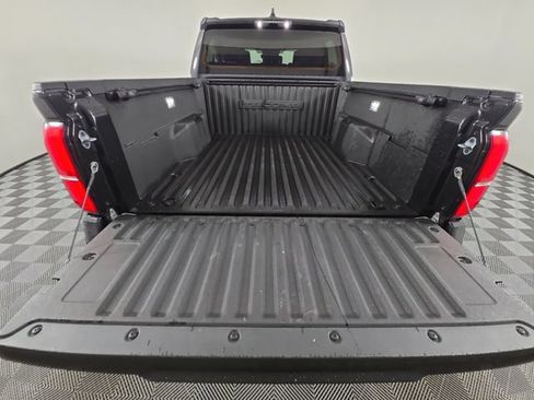 Used 2025 Toyota Tacoma SR5 AWD/4WD image 16