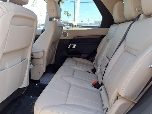 Used 2018 Land Rover Discovery HSE AWD/4WD image 24