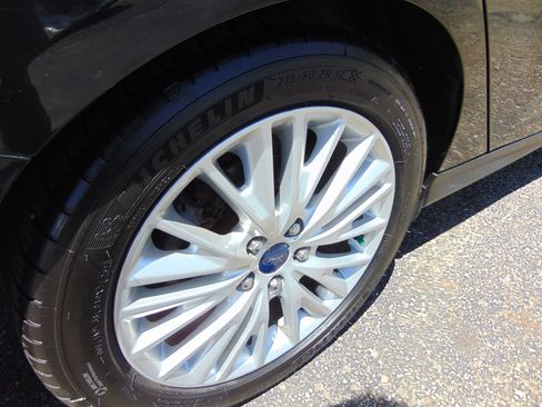 Used 2016 Ford Focus Titanium w/ Titanium Technology Package FWD image 30