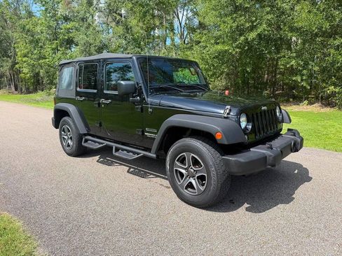 Used 2016 Jeep Wrangler Unlimited Sport AWD/4WD image 4