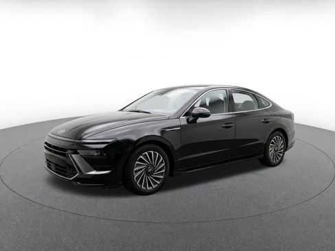 Used 2025 Hyundai Sonata SEL FWD image 3