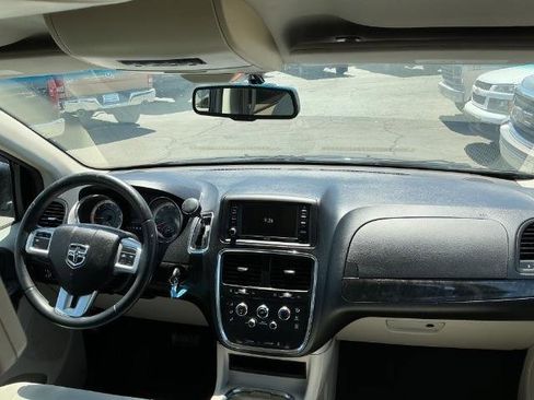 Used 2013 Dodge Grand Caravan SXT w/ UConnect Hands-Free Group image 15