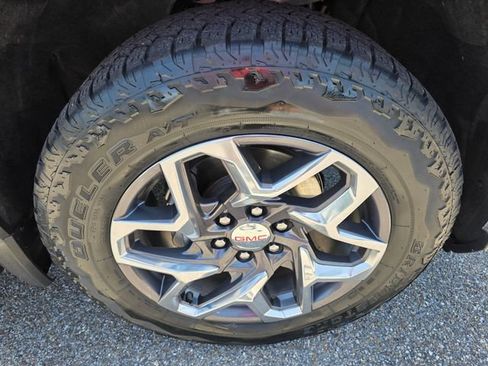 Used 2024 GMC Sierra 1500 SLT w/ SLT Premium Plus Package AWD/4WD image 12