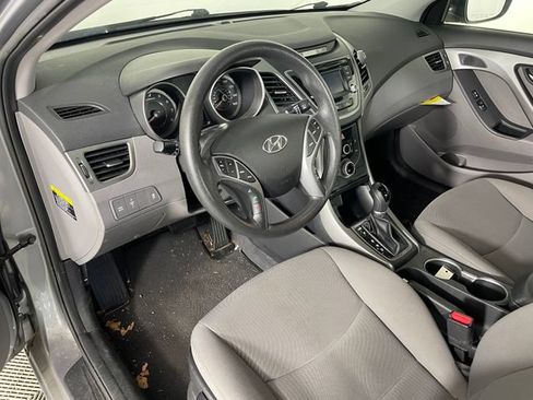 Used 2015 Hyundai Elantra SE w/ Option Group 02 FWD image 3