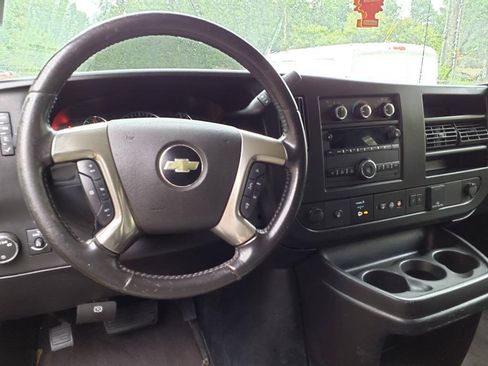Used 2019 Chevrolet Express 3500 LT w/ LT Preferred Equipment Group RWD image 12