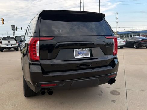 Used 2021 GMC Yukon Denali w/ Denali Premium Package AWD/4WD image 13