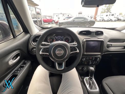 Used 2023 Jeep Renegade Altitude AWD/4WD image 24