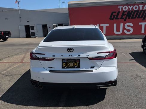 Used 2025 Toyota Camry SE w/ Multimedia Upgrade Package FWD image 5