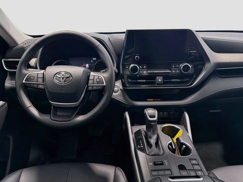 Certified 2026 Toyota Highlander XLE AWD/4WD image 21