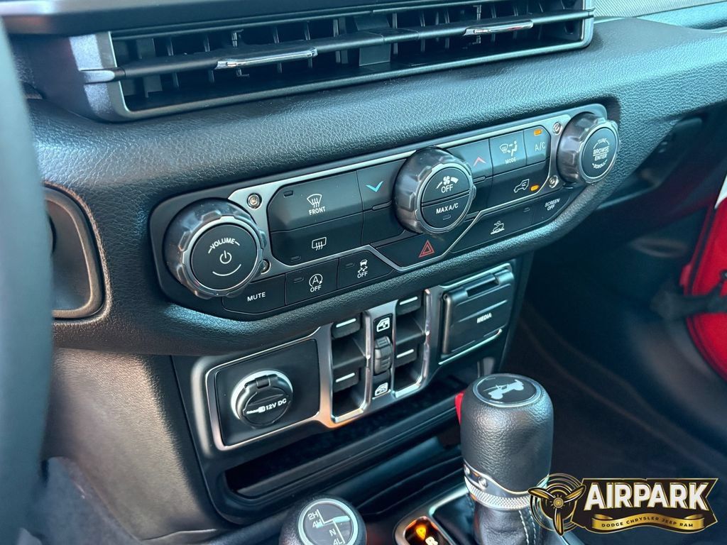 Certified 2026 Jeep Wrangler Unlimited Sport AWD/4WD image 17