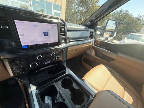 Used 2024 Ford F350 Lariat w/ Lariat Ultimate Package AWD/4WD image 11
