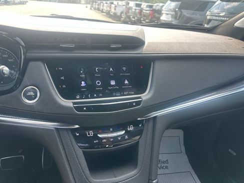 Certified 2025 Cadillac XT5 Sportv w/ Technology Package AWD/4WD image 11