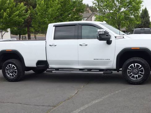 Used 2022 GMC Sierra 3500 SLT w/ Driver Alert Package I AWD/4WD image 2