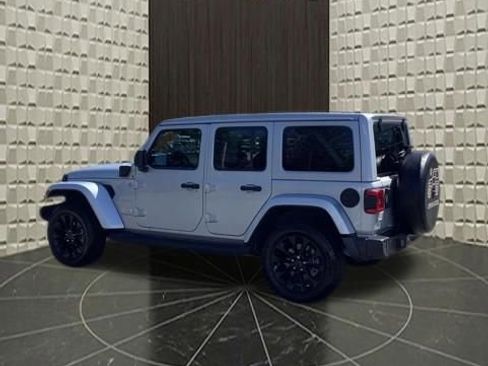 Certified 2024 Jeep Wrangler Unlimited Sahara w/ Technology Group AWD/4WD image 8