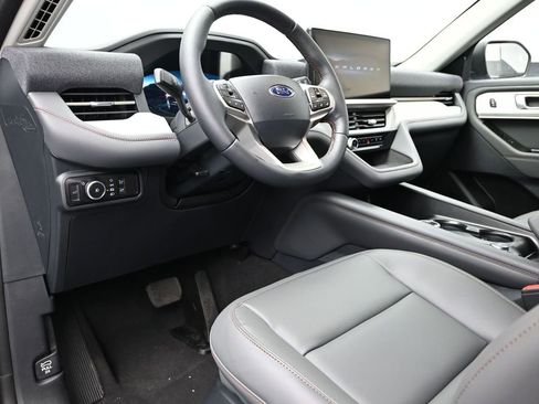New 2026 Ford Explorer Active w/ Active Comfort Package image 19