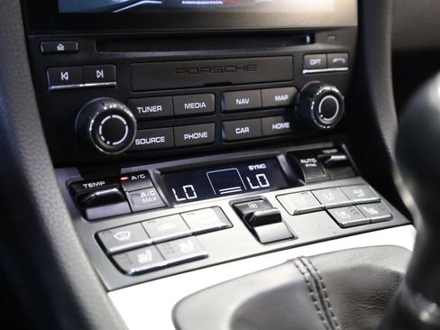 Used 2018 Porsche 718 Cayman S image 29