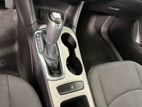 Used 2017 Chevrolet Cruze LS FWD image 18