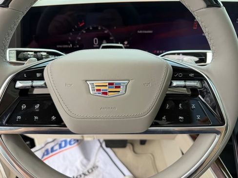 New 2026 Cadillac Escalade ESV Platinum Luxury AWD/4WD image 18