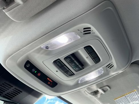 New 2025 Buick Envision Avenir image 31