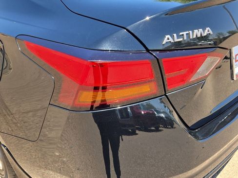 Certified 2025 Nissan Altima 2.5 S FWD image 32