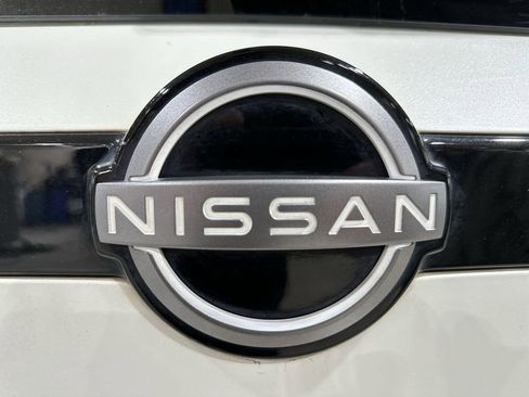 Used 2024 Nissan Pathfinder Platinum image 30