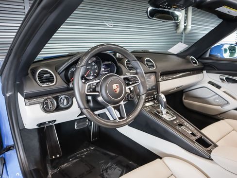 Used 2025 Porsche 718 Boxster GTS image 4