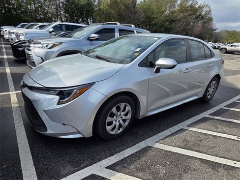 Used 2022 Toyota Corolla LE image 14