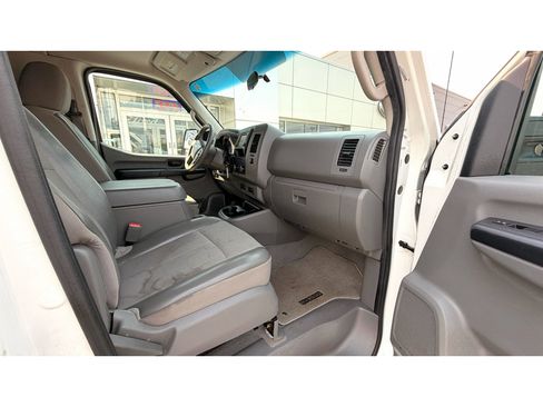 Used 2015 Nissan NV 3500 SV w/ Technology Package RWD image 7