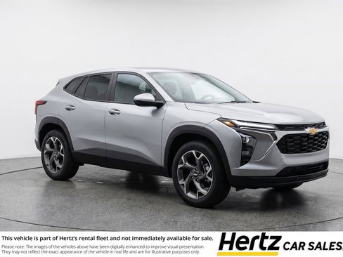 Used 2025 Chevrolet Trax LT image 1