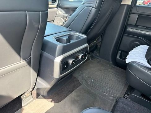 Used 2023 Ford Expedition XLT RWD image 38