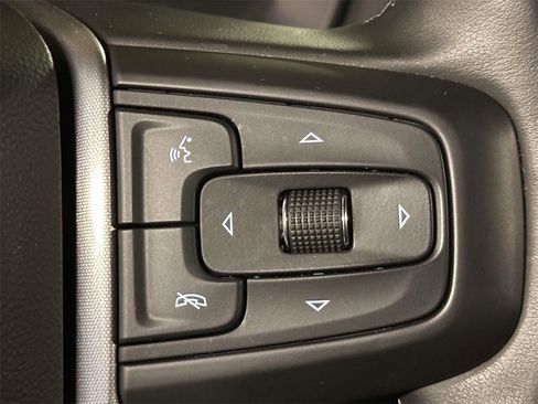 Used 2024 GMC Yukon SLT w/ SLT Luxury Package image 24