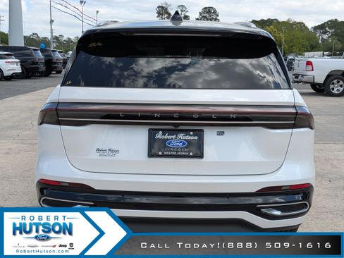 New 2026 Lincoln Nautilus Reserve image 7