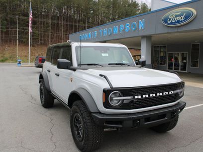 New 2026 Ford Bronco Badlands w/ Sasquatch Package