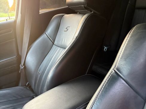 Used 2015 Chrysler 300 S AWD/4WD image 40