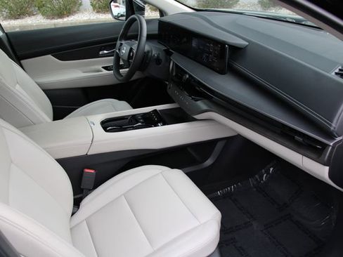 Certified 2025 Nissan Murano SV image 33