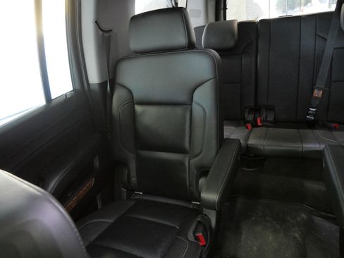 Used 2018 Chevrolet Suburban Premier image 12