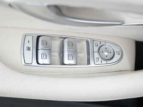 Used 2019 Mercedes-Benz E 300 4MATIC image 29