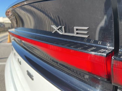 Used 2024 Toyota Prius XLE image 8